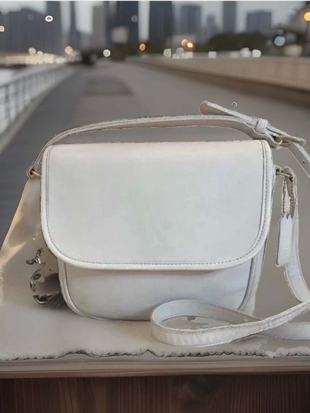 💚Coach Town Bag  glove tanned leather made United States 💚